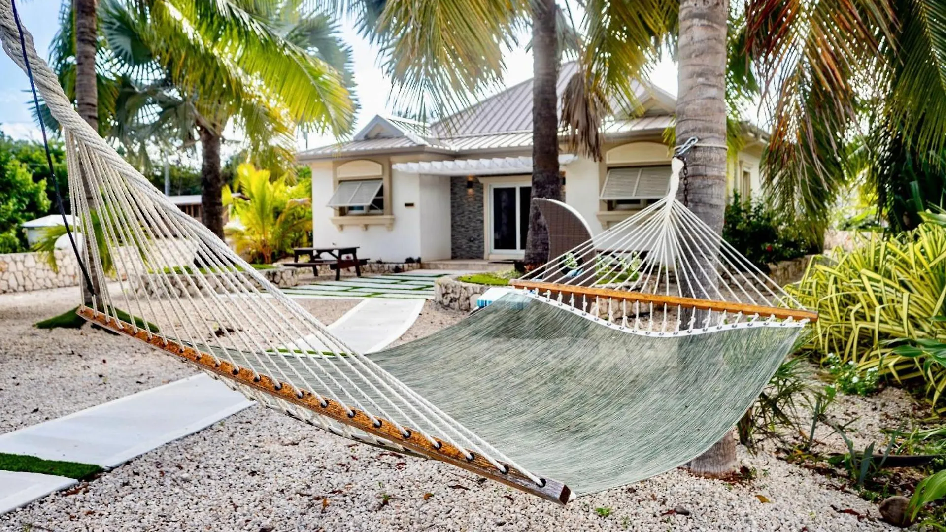 Holiday home The Mastic Sunnyhill Cottage North Side Cayman Islands